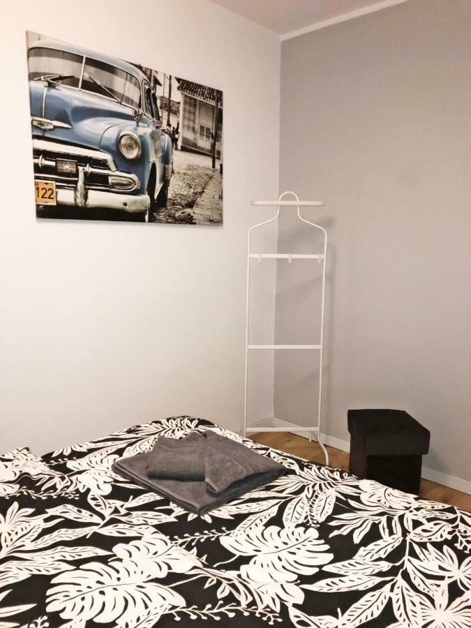 Powstancow Wielkopolskich 12 Poznań Esterno foto
